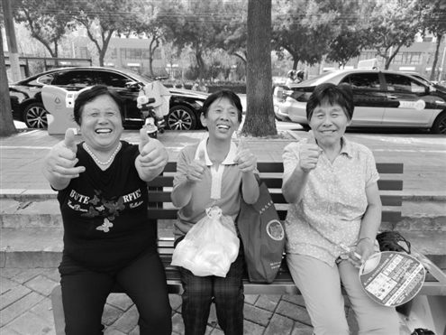 南辛庄街道依托社区公益基金,对接社区居民诉求,群众幸福感不断增强。